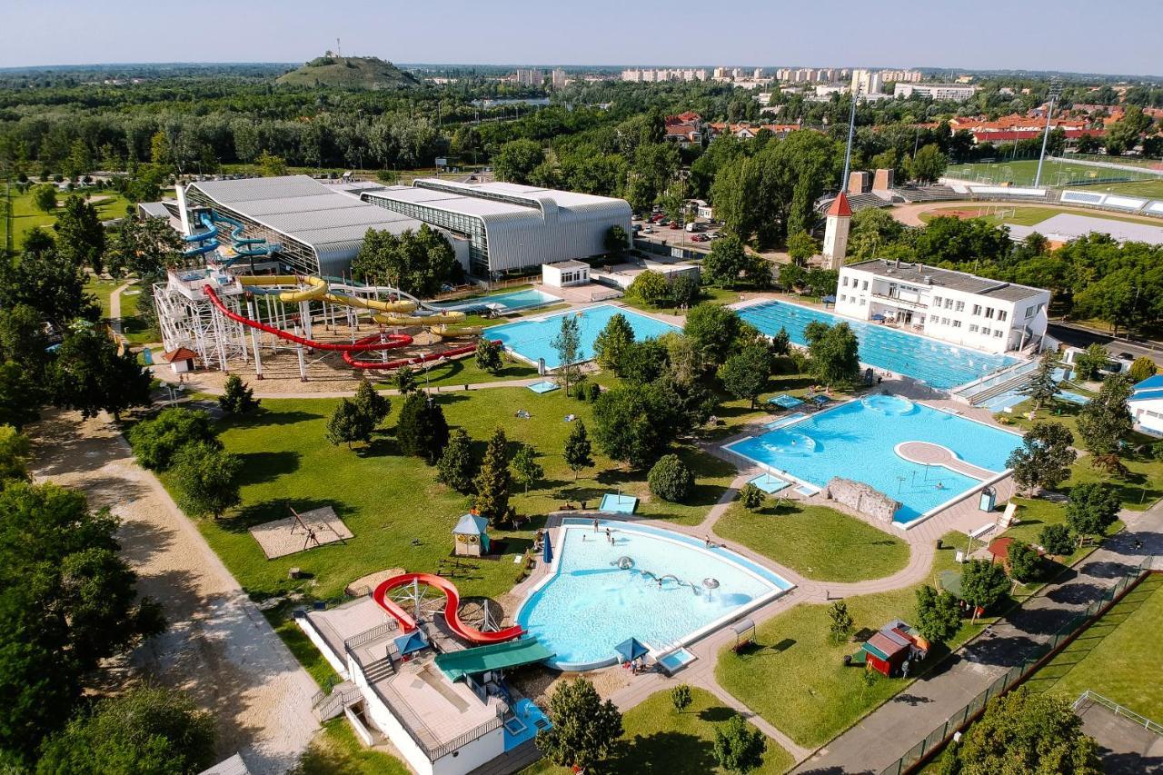 Aqua Hotel Kecskemét المظهر الخارجي الصورة